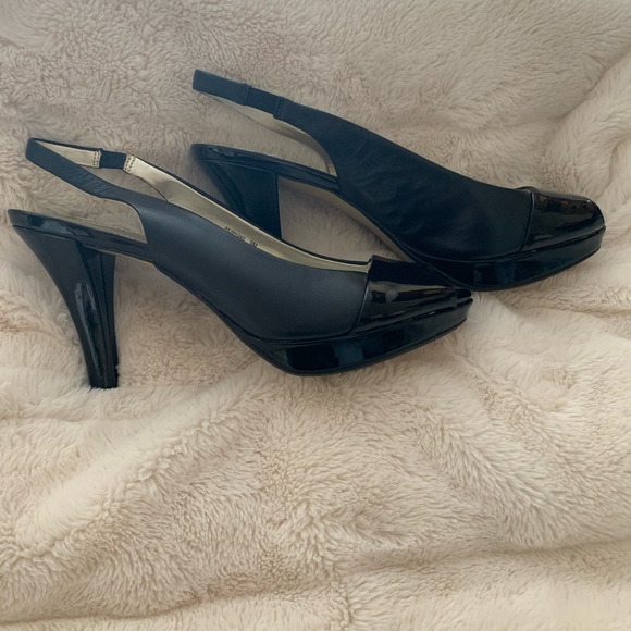 NWOT - Anne Klein leather heels - Picture 4 of 8